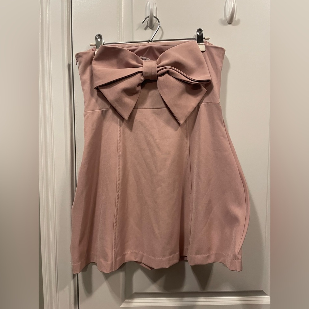 NWT.  Glam Dusty Pink Cocktail Dress with Bow